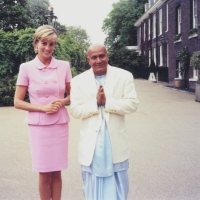 diana_princess_of_wales_sri_chinmoy.jpg